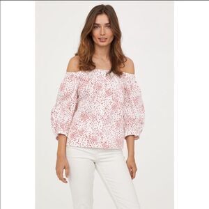 ✨HP✨H&M Off-the-shoulder Blouse✨ 